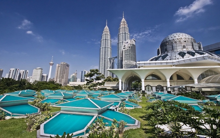 Petronas-Twin-Towers-at-Kuala-Lumpur